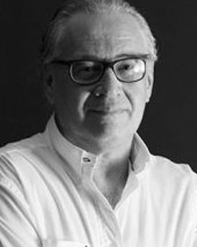 Representante da Mingrone Iluminação